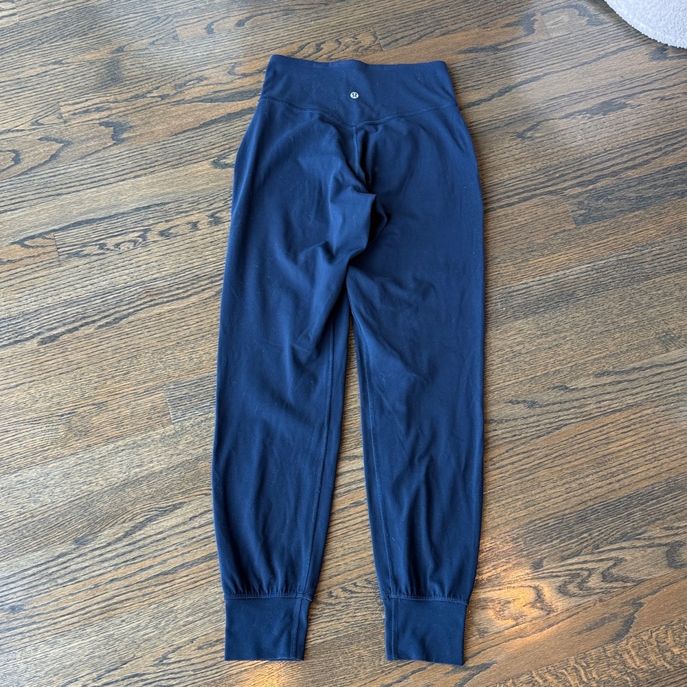 Lululemon Align High-Rise Jogger 28” True Navy Size 4 GUC
True Navy - Picture 7 of 11